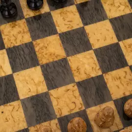 Шахматы из карельской березы