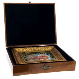 Икона с драгоценными камнями "Матрона Московская" с жемчугом позолоченная Икона с драгоценными камнями "Матрона Московская" с жемчугом позолоченная