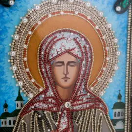 Икона с драгоценными камнями "Матрона Московская" с жемчугом позолоченная Икона с драгоценными камнями "Матрона Московская" с жемчугом позолоченная