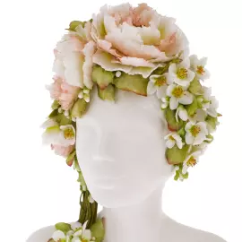 Sculpture "Flower girl Anyuta. Victoria's Wreath"