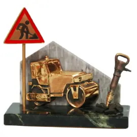 Сувенир из бронзы и змеевика "Дорожно-ремонтные работы" Сувенир из бронзы и змеевика "Дорожно-ремонтные работы"