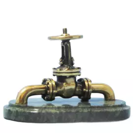 Сувенир из бронзы и змеевика "Задвижка"