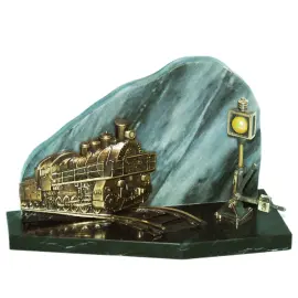 Сувенир из бронзы, мрамора и змеевика "Железнодорожный" Сувенир из бронзы, мрамора и змеевика "Железнодорожный"