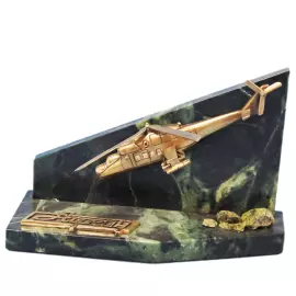 Сувенир из бронзы и змеевика "Никто не забыт"