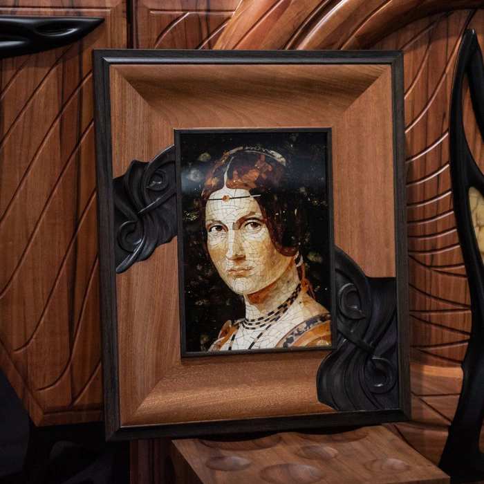 Leonardo Da Vinci's wood and amber panel "The Beautiful Ferroneera"