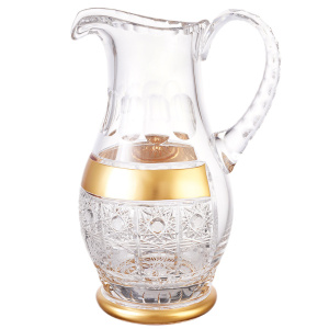 Crystal Heart Crystal decanter with gilding