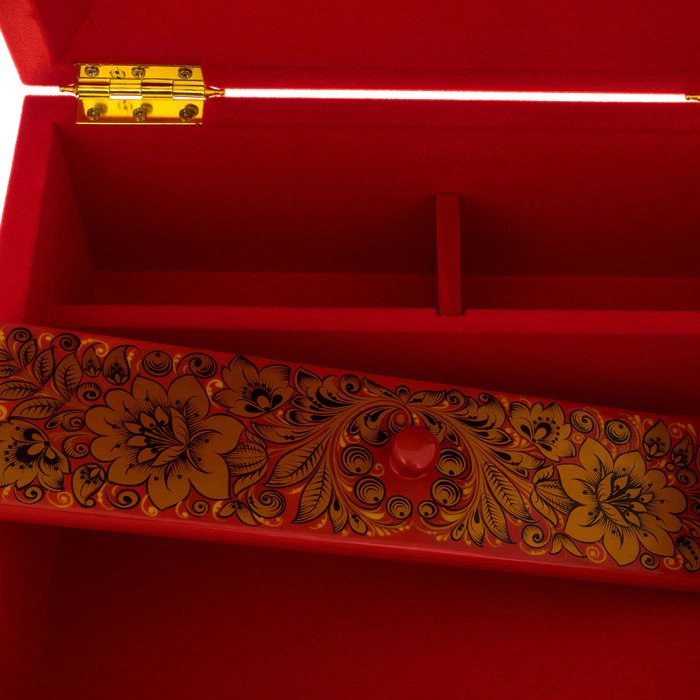 The chest of Khokhloma's "Riddle"