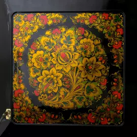 The chest "Canonization" of Khokhloma