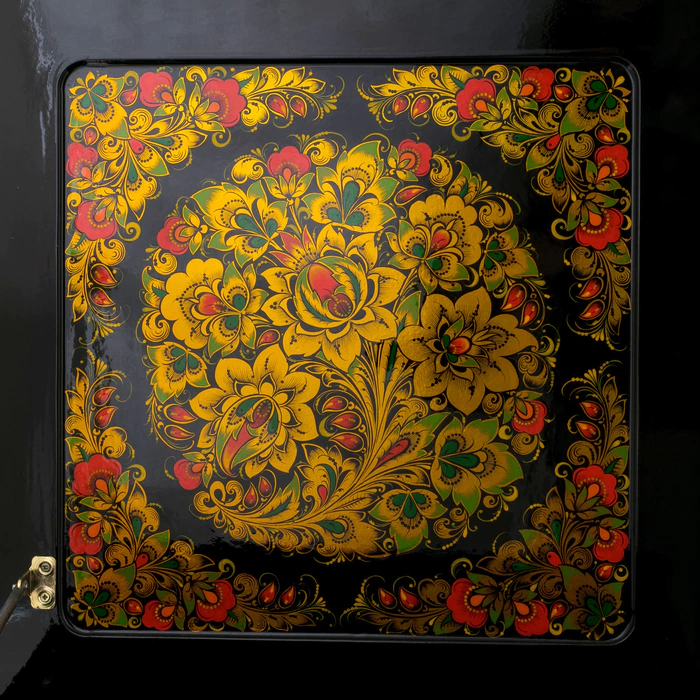 The chest "Canonization" of Khokhloma