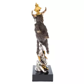 Авторская скульптура из бронзы "Золотой телец"