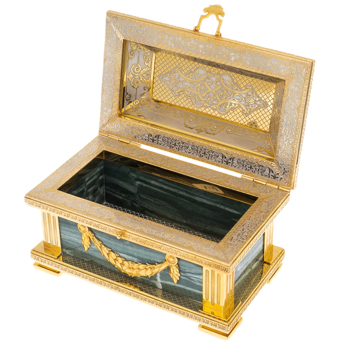 A casket made of ophicalcite