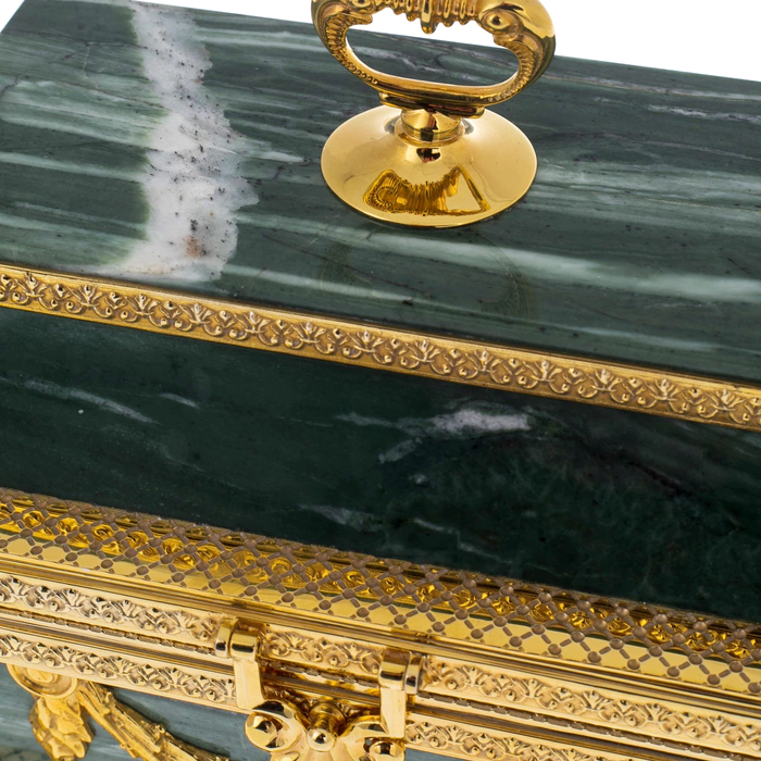 A casket made of ophicalcite