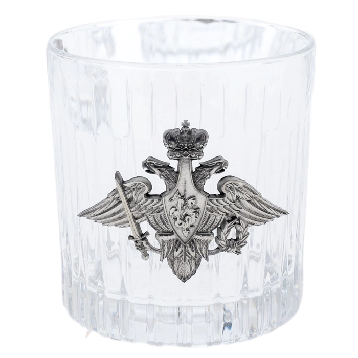 A set of whiskey glasses for 6 people