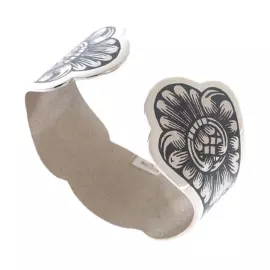 Набор столового серебра в ларце "Фамильные ценности" на 12 персон, 110 предметов