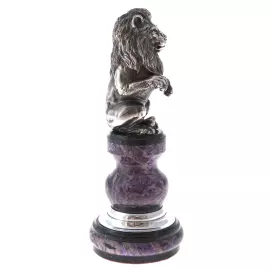 The seal "The Lion is sitting"