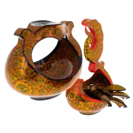 The carved composition "Chant" by Khokhloma