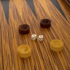 Эксклюзивные нарды "Волк" с шахматной доской Эксклюзивные нарды "Волк" с шахматной доской