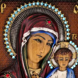 Икона из дерева "Казанская Божья Матерь"