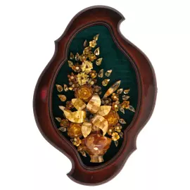 Панно из янтаря фигурное "Букет с лилией" зеленое