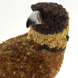 Скульптура из янтаря "Орёл"