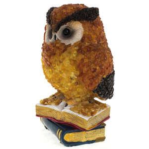 Sculpture of amber "Owlet"