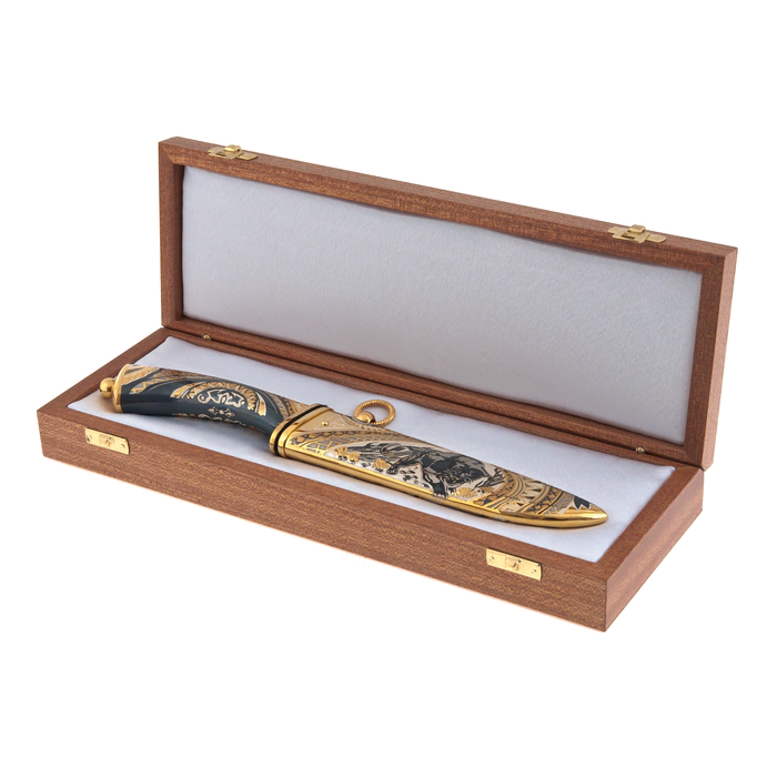 A decorated "Leopard" knife