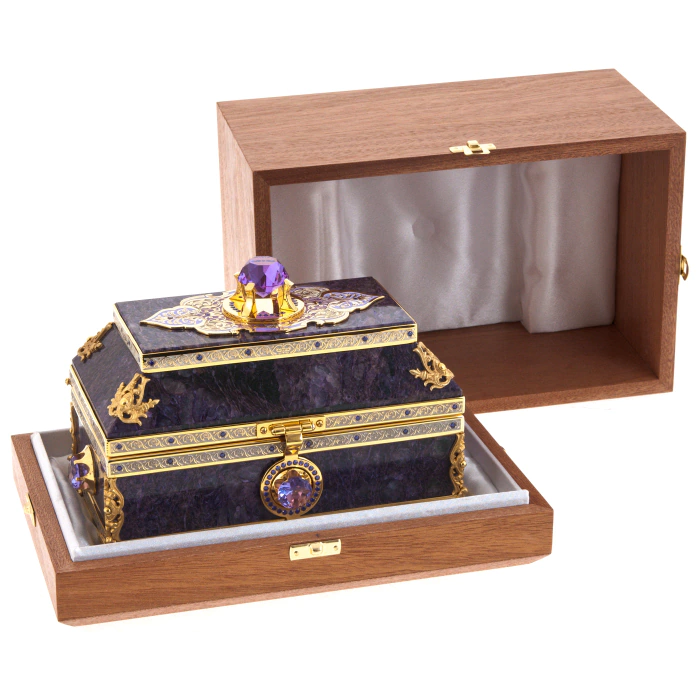 Chest "Star of the East" charoit, Zlatoust