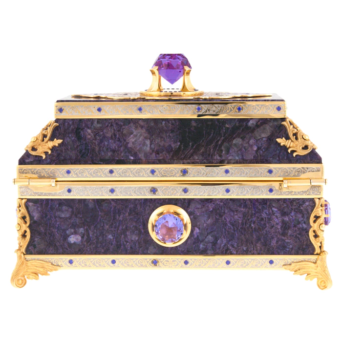 Chest "Star of the East" charoit, Zlatoust