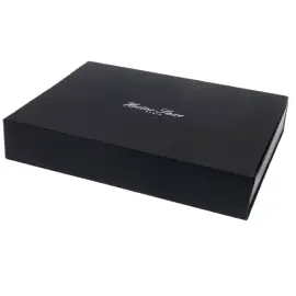 Эксклюзивный набор для игры в нарды "Baptiste" из кожи, сине-белый Эксклюзивный набор для игры в нарды "Baptiste" из кожи, сине-белый