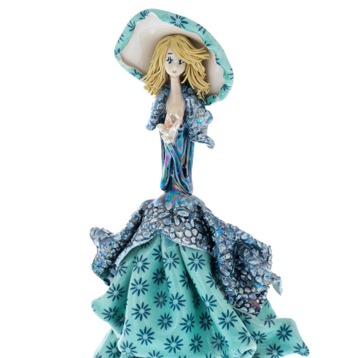 Porcelain figurine "Lady with flowers" azure