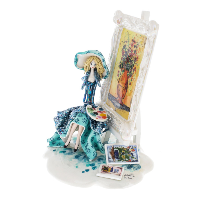 Porcelain figurine "Lady draws"