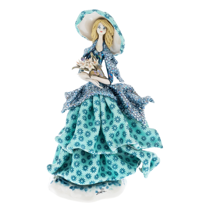 Porcelain figurine "Lady with flowers" azure