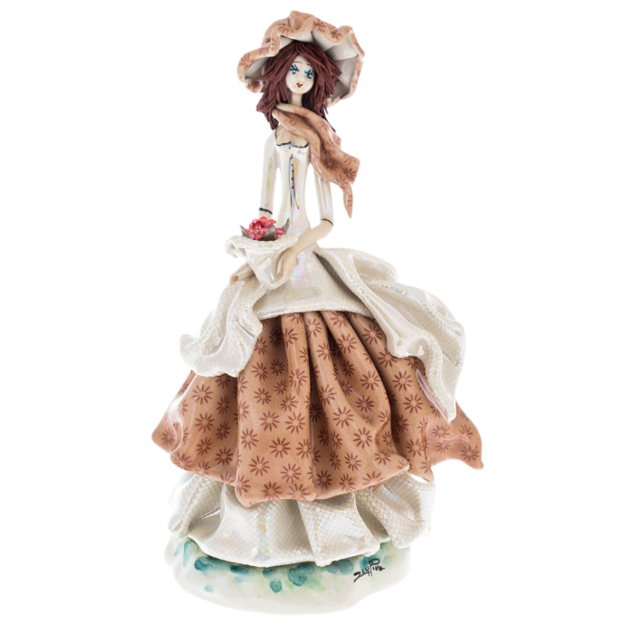 Porcelain statuette "Lady with flowers" brown