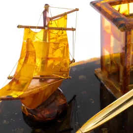 Письменный набор из янтаря "Лодочка"