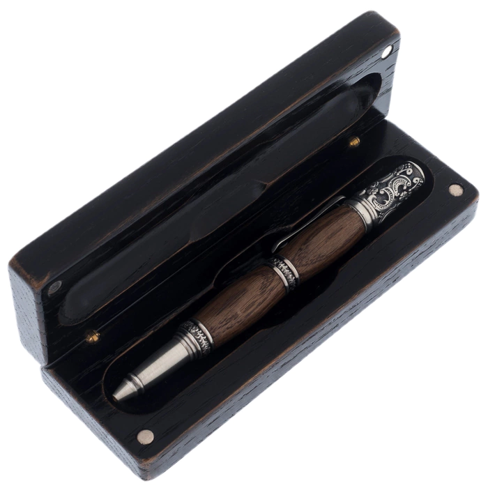 The handle is made of stained oak "Victorian" in a case, brushed chrome