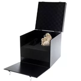 Скульптура из бивня мамонта "Карпы"