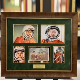 Открытка с 4-мя автографами космонавтов Юрия Гагарина, Андрияна Николаева, Павла Поповича, Германа Титова