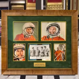 Фото с 4-мя автографами космонавтов Юрия Гагарина, Андрияна Николаева, Павла Поповича, Германа Титова