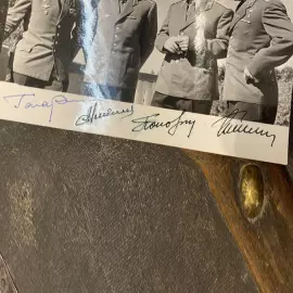 Фото с 4-мя автографами космонавтов Юрия Гагарина, Андрияна Николаева, Павла Поповича, Германа Титова