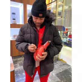 Перчатка с автографом, именным обращением и пожеланием боксёра Роя Джонса