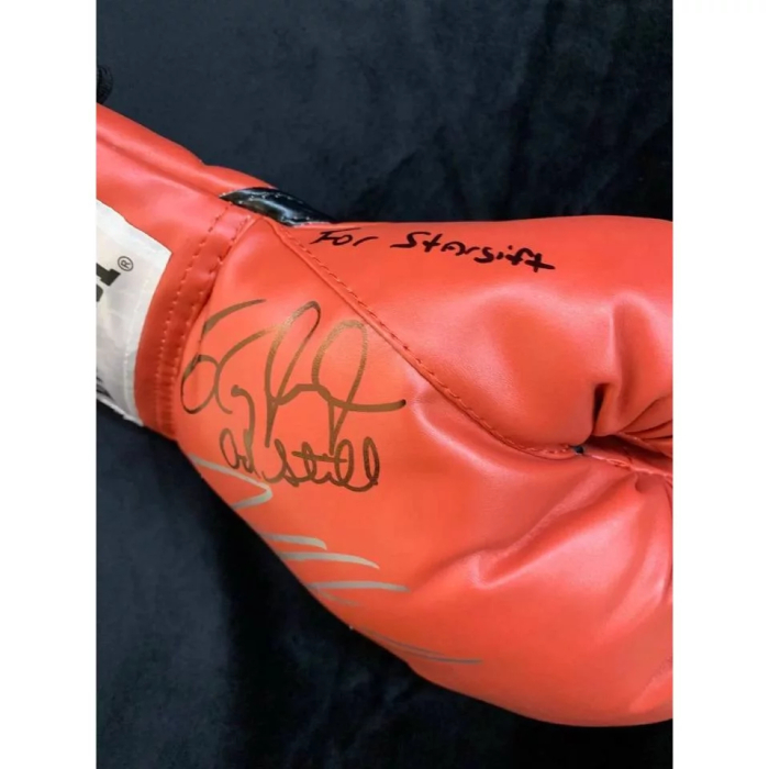 Перчатка с автографом, именным обращением и пожеланием боксёра Роя Джонса