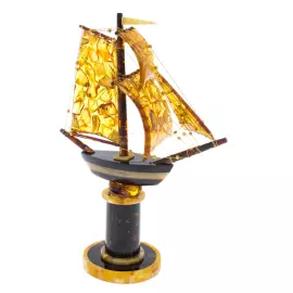 Сувенир из янтаря "Корабль" малый