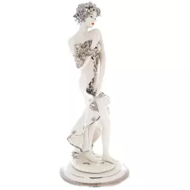 Статуэтка из фарфора  "Дама с букетом"