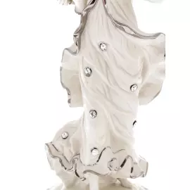 Статуэтка из фарфора  "Дама с корзиной цветов"