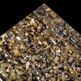 Скульптура "Time Squared" большой куб