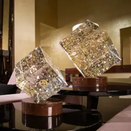 Скульптура "Time Squared" большой куб