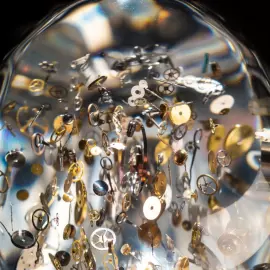 Sculpture "Lost in Time" small skull