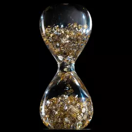 Скульптура "Passage Through Time" в виде песочных часов, малая