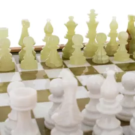 Шахматы "Европейские" из белого мрамора и зеленого оникса