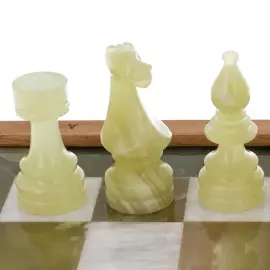 Шахматы "Европейские" из белого мрамора и зеленого оникса